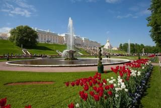 st petersburg mansions to visit