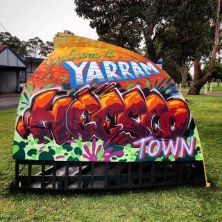 Street Art: turning Yarram into a "Heesco" town