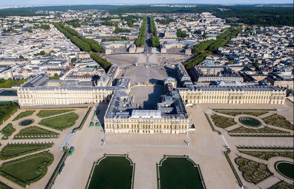 Magnificent Mansions – Château de Versailles